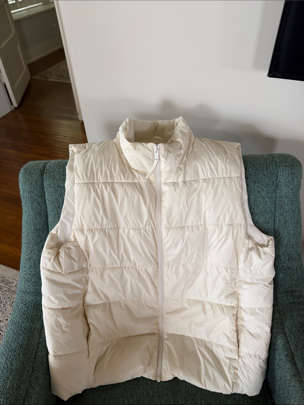 GAP Cream Lightweight Puffer Vest